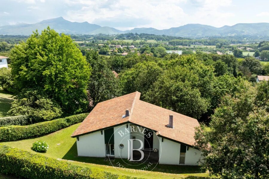 Maison à vendre à Ciboure — Vue montagne — photo 1