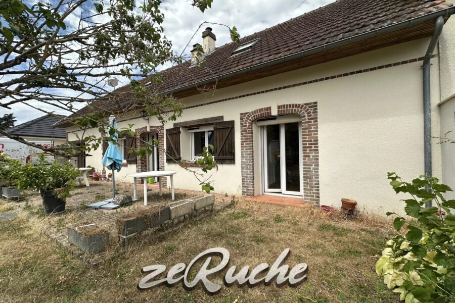 Maison à vendre à La chapelle-du-bois-des-faulx — Vue parc — photo 17