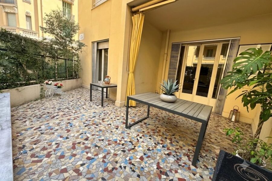 Appartement à vendre à Nice — Vue sur la ville — photo 2