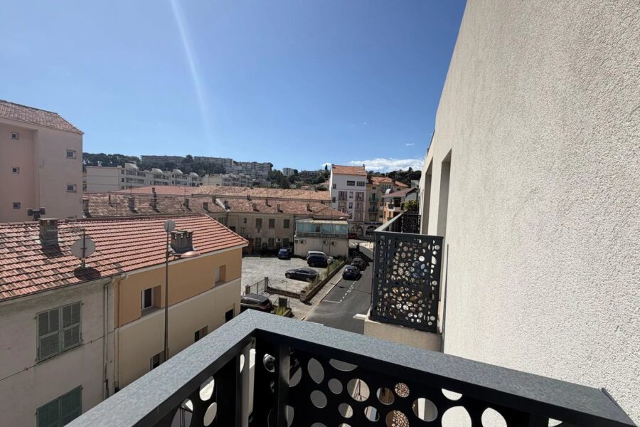 Appartement à vendre à Saint-laurent-du-var — Vue sur la ville — photo 1