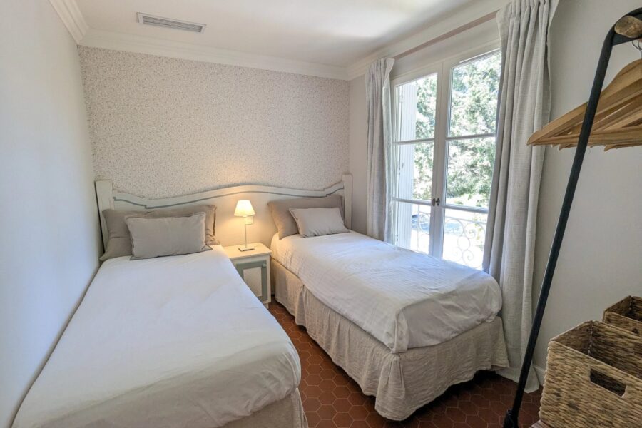 Maison à vendre à Grimaud — Vue parc & jardin — photo 14