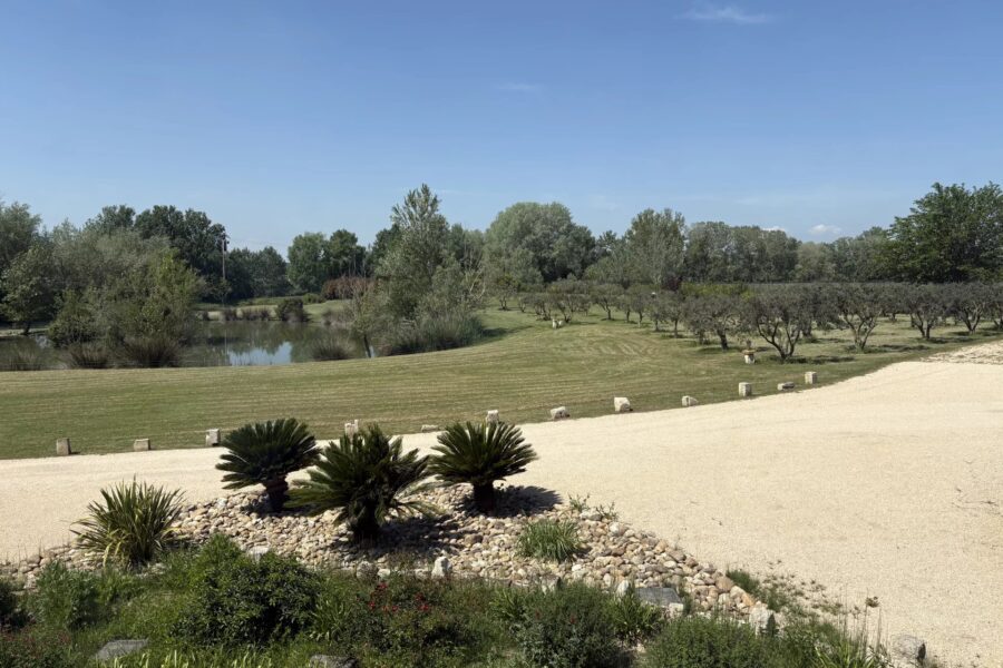 Maison à vendre à Raphèle-lès-arles — Vue montagne — photo 6