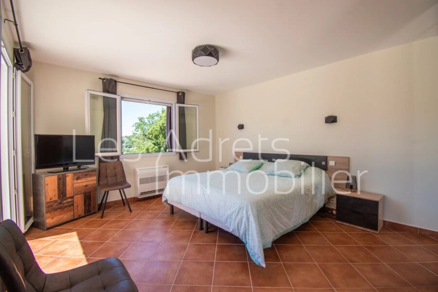 Maison à vendre à Les adrets-de-l&rsquo;estérel — Vue montagne — photo 15