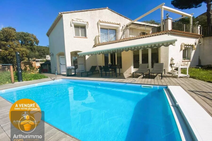 Maison à vendre à Le Lavandou — Vue montagne — photo 2