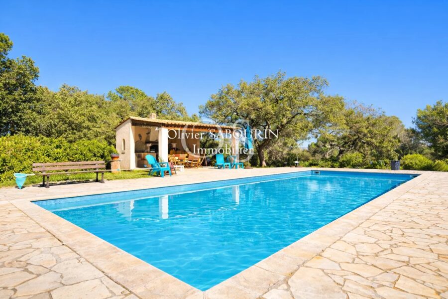 Maison à vendre à Roquebrune-sur-argens — Vue montagne — photo 4