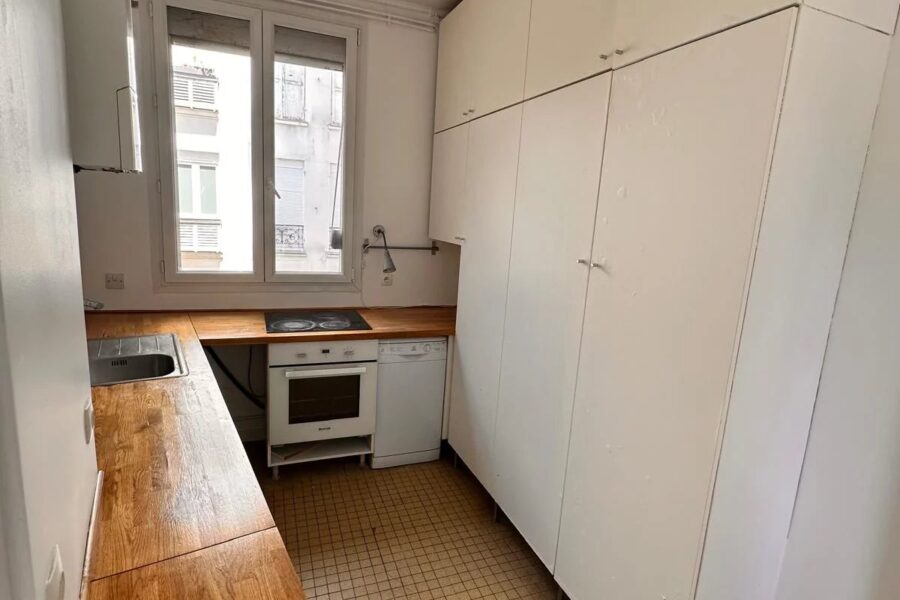 Appartement à vendre à Paris 11ème — Vue sur la ville — photo 7