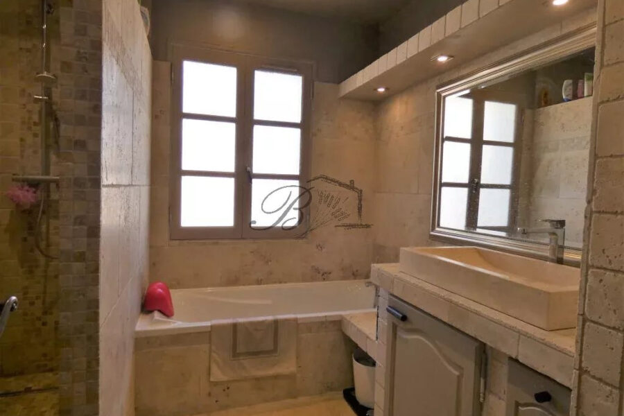 Maison à vendre à La bastidonne — Vue nature — photo 9