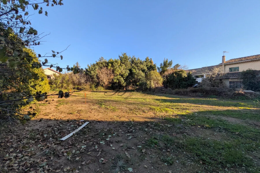 Terrain à vendre à Pertuis — Vue dégagée — photo 1