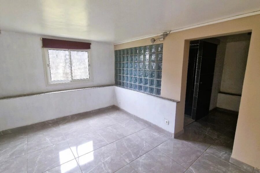 Maison à vendre à Saint-benoît — Vue parc & jardin — photo 14