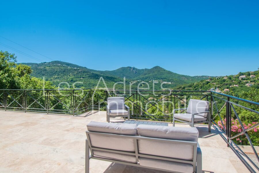 Maison à vendre à Les adrets-de-l&rsquo;estérel — Vue montagne — photo 1