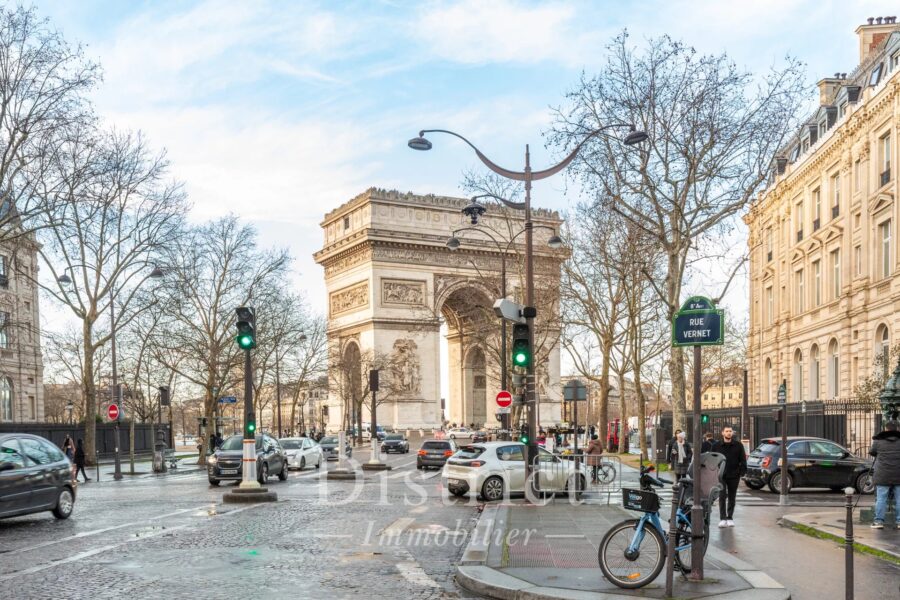 Appartement à louer à Paris 8ème — Vue parc & jardin — photo 9
