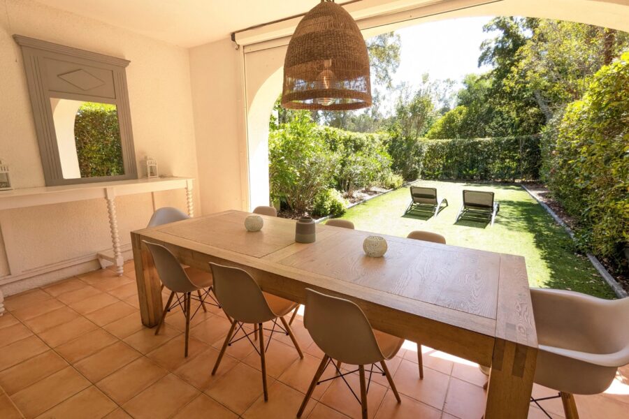 Maison à vendre à Grimaud — Vue parc & jardin — photo 9