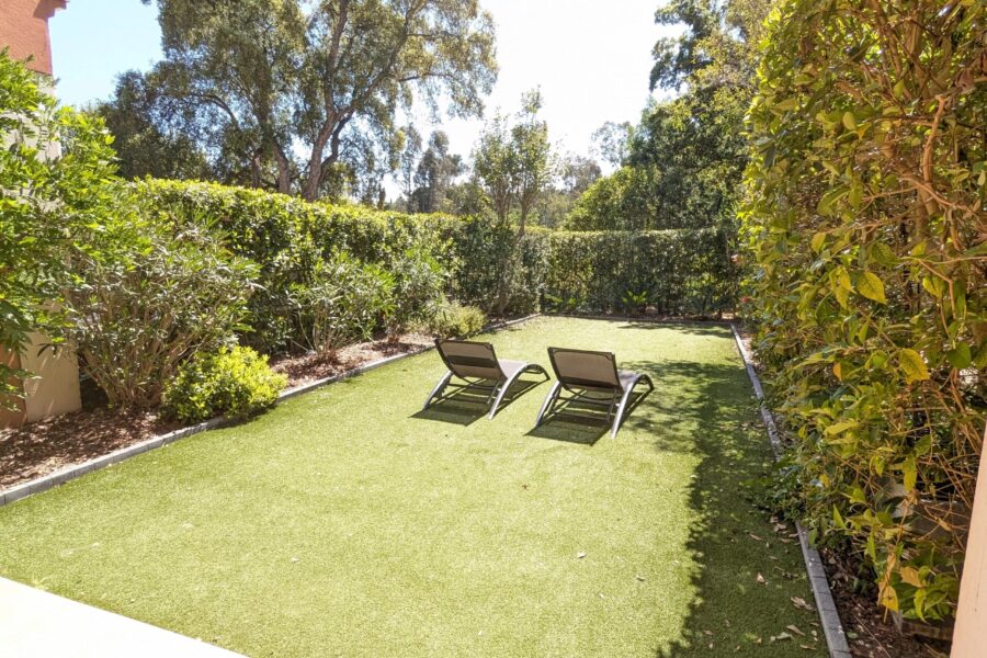 Maison à vendre à Grimaud — Vue parc & jardin — photo 22