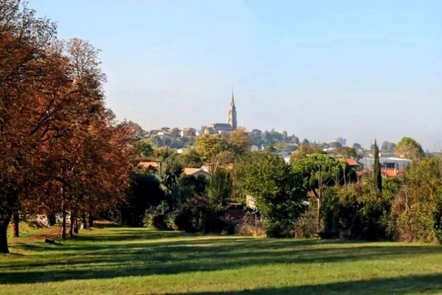 Terrain à vendre à Bassens — Vue sur la ville — photo 1