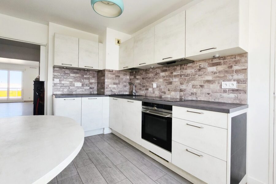 Appartement à vendre à Villeurbanne — Vue sur la ville — photo 4