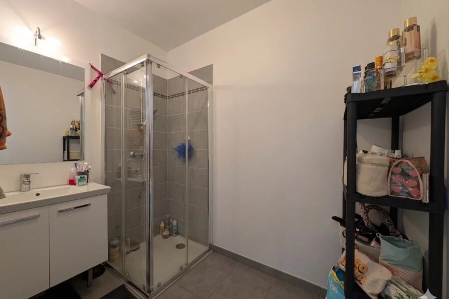 Appartement à vendre à Saint-laurent-du-var — Vue sur la ville — photo 8