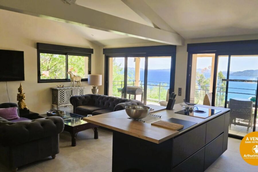 Maison à vendre à Le lavandou — Vue mer — photo 3