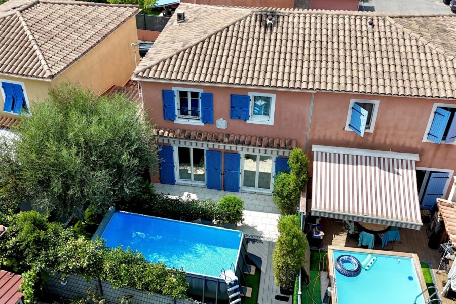 Maison à vendre à La trinité — Vue parc & jardin — photo 2