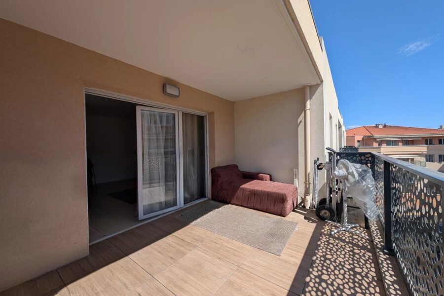 Appartement à vendre à Saint-laurent-du-var — Vue sur la ville — photo 9