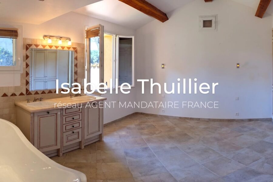 Maison à vendre à La croix-valmer — Vue montagne — photo 16