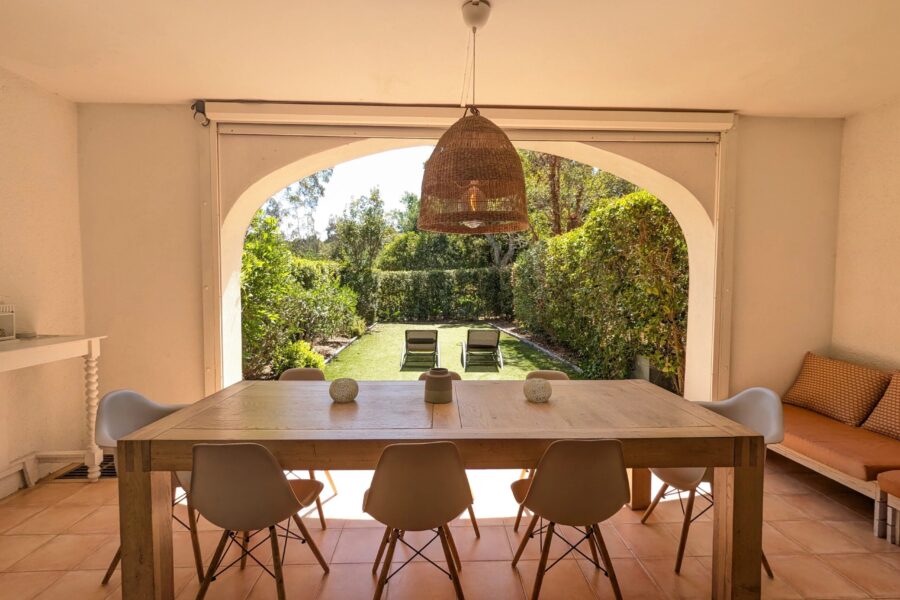 Maison à vendre à Grimaud — Vue parc & jardin — photo 1