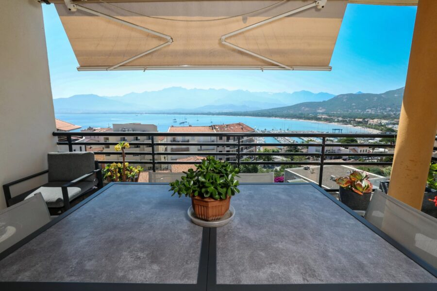 Appartement à vendre à Calvi — Vue mer — photo 1