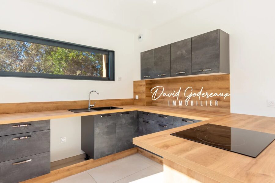 Maison à vendre à Saint-raphaël — Vue parc & jardin — photo 4