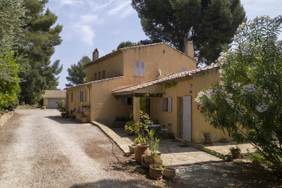Maison à vendre à La cadière-d&rsquo;azur — Vue montagne — photo 3