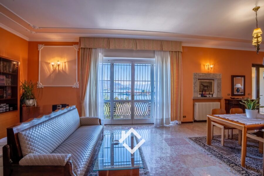 Maison à vendre à Stresa — Vue lac — photo 11