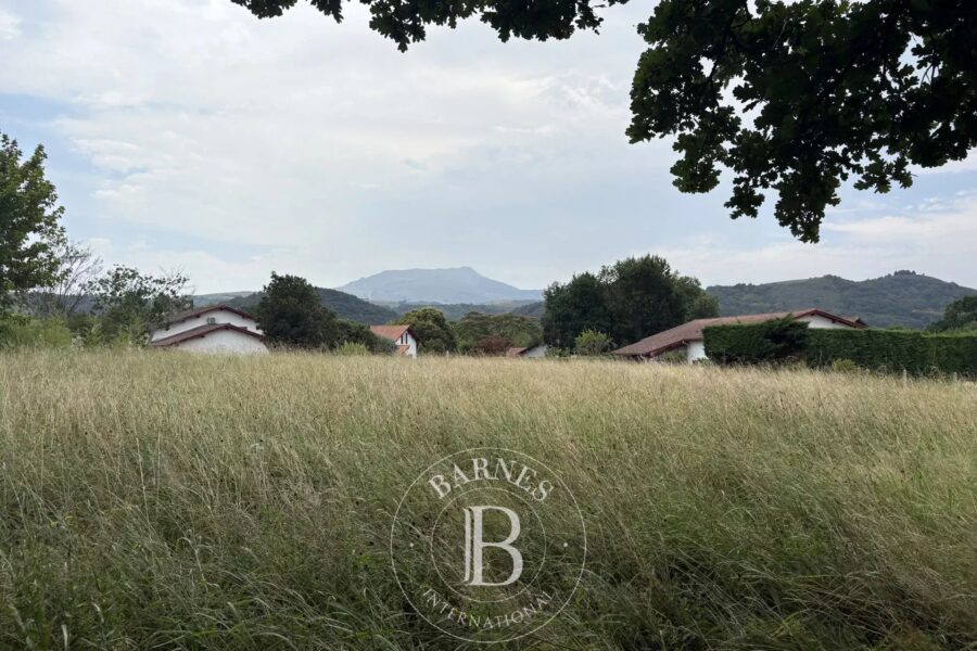Terrain à vendre à Saint-pée-sur-nivelle — Vue montagne — photo 1