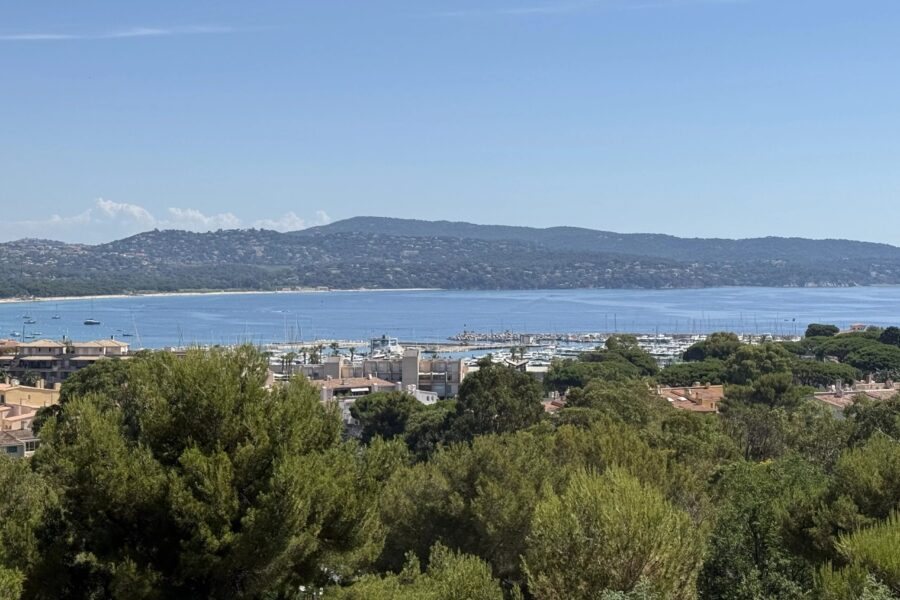 Appartement à vendre à Cavalaire-sur-mer — Vue mer — photo 1