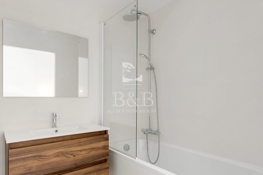 Appartement à vendre à Saint-raphaël — Vue mer — photo 12