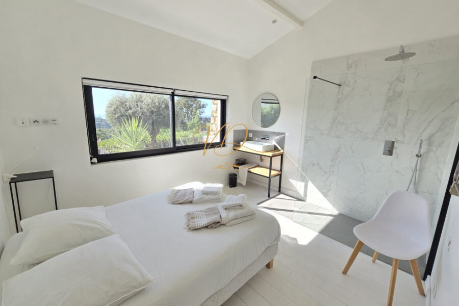 Maison à vendre à La croix-valmer — Vue mer — photo 9