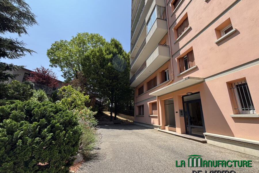 Appartement à vendre à Saint-Étienne — Vue sur la ville — photo 14
