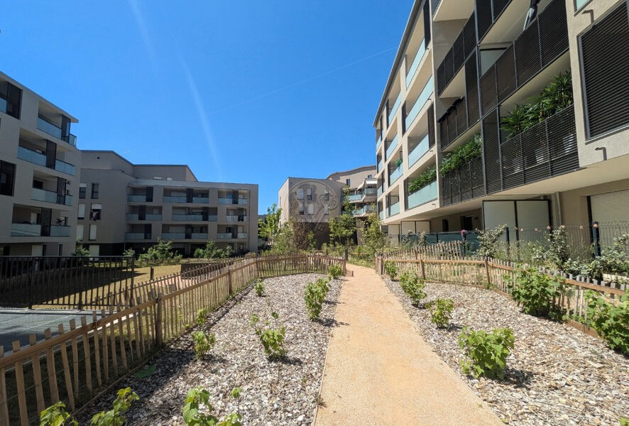 Appartement à vendre à Brignais — Vue sur la ville — photo 13