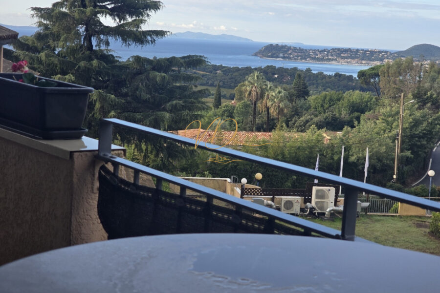 Appartement à vendre à La Croix-Valmer — Vue mer — photo 5