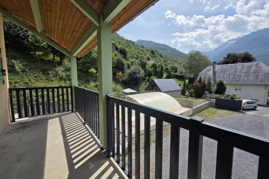 Maison à vendre à Luz-saint-sauveur — Vue montagne — photo 1