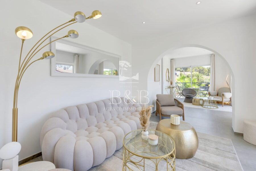 Appartement à vendre à Saint-raphaël — Vue mer — photo 3