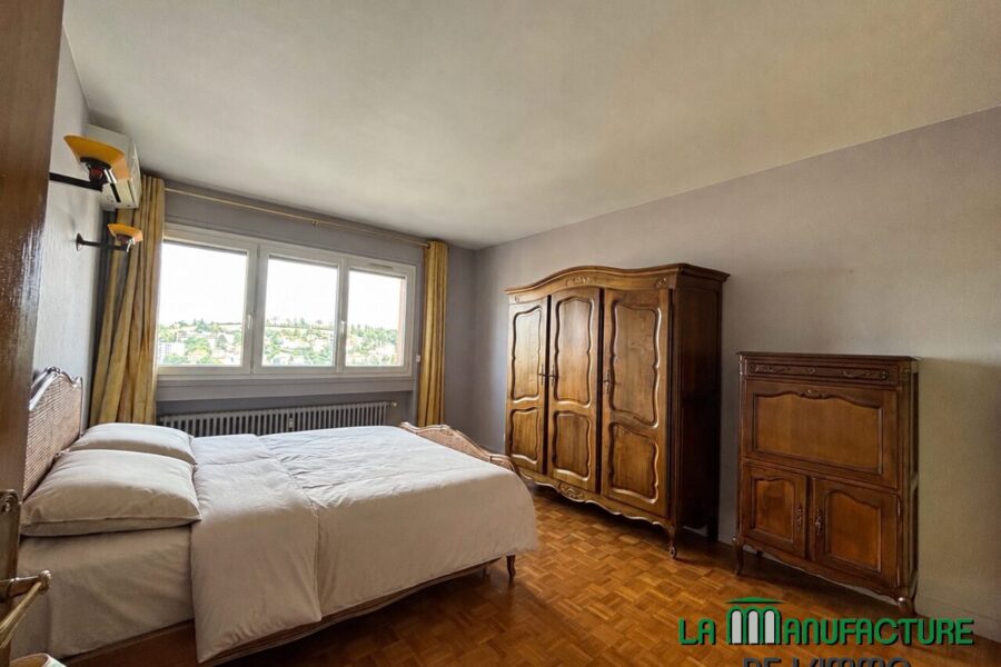 Appartement à vendre à Saint-Étienne — Vue sur la ville — photo 8