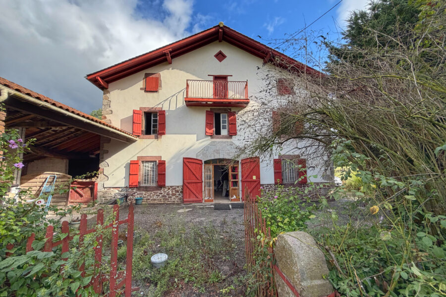 Maison à vendre à Saint-jean-pied-de-port — Vue montagne — photo 2