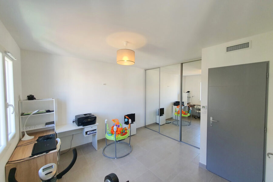 Maison à vendre à Roquebrune-sur-argens — Vue vignes — photo 20