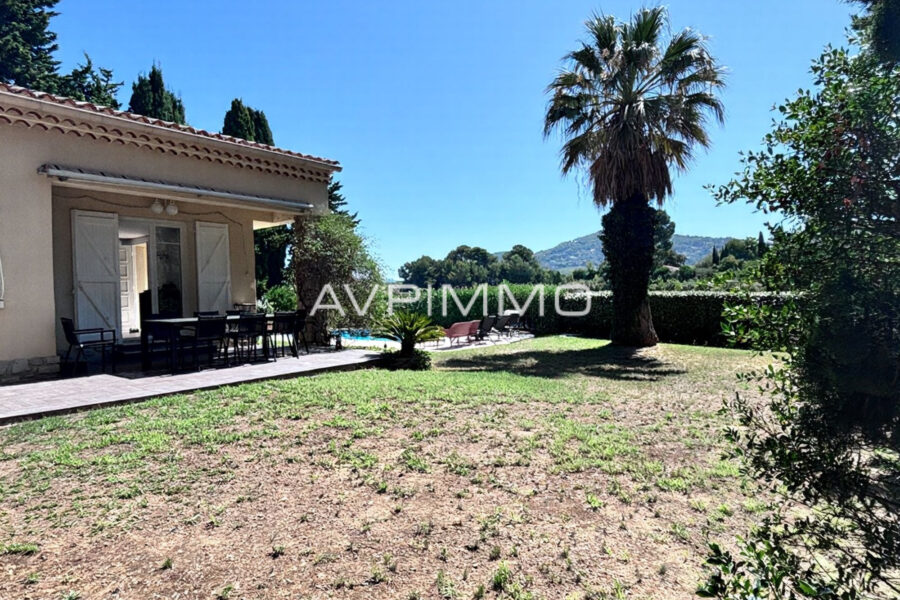 Maison à vendre à Saint-cyr-sur-mer — Vue nature — photo 3