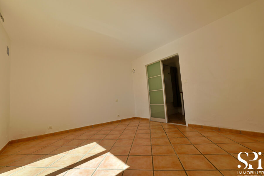 Maison à vendre à Pierrefeu-du-var — Vue sur la ville — photo 12