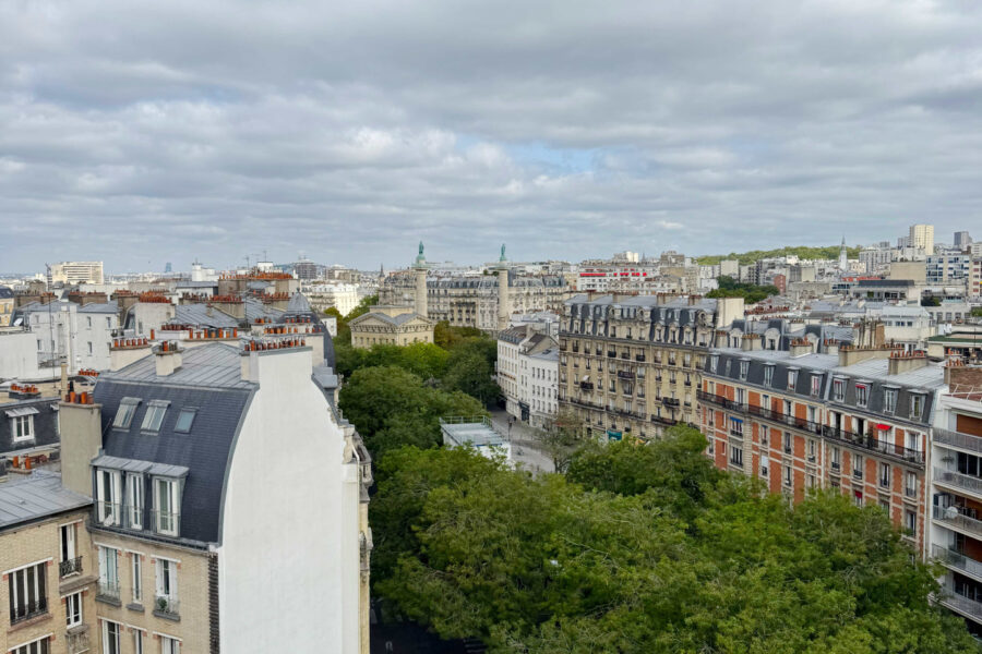 Appartement à vendre à Paris — Vue sur la ville — photo 1