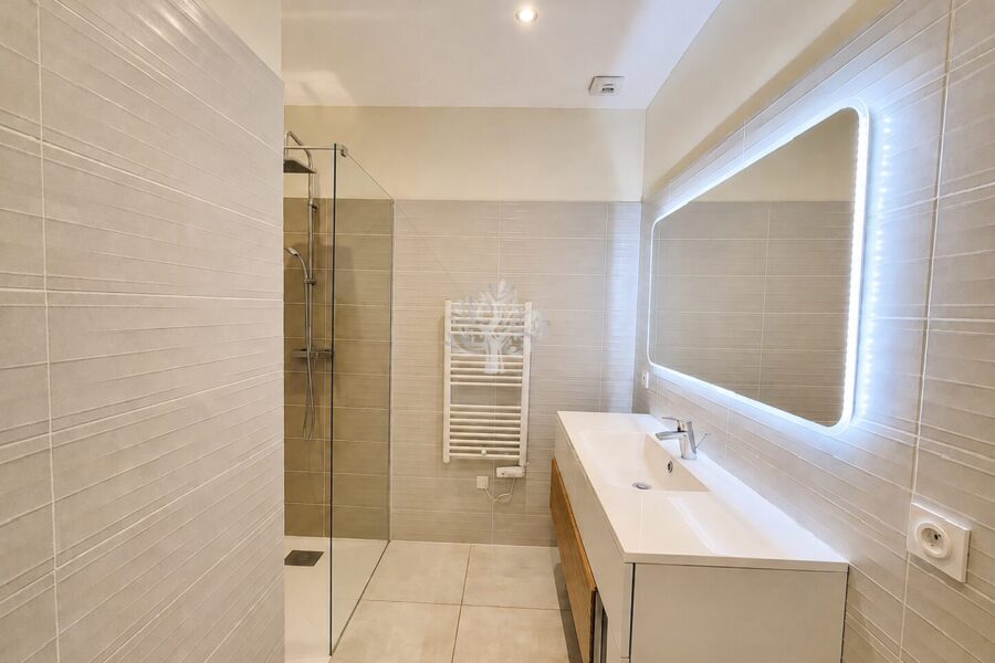 Appartement à vendre à Sanary-sur-mer — Vue mer — photo 2