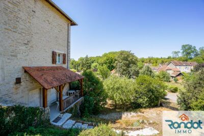 Maison à vendre à Bèze