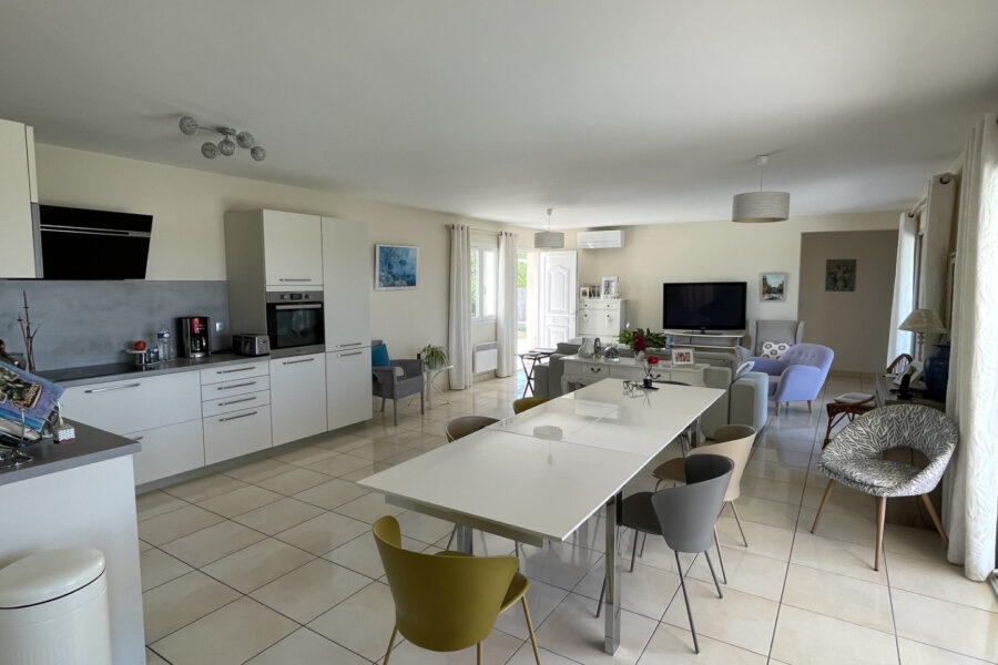 Maison à vendre à Castelnau-de-guers — Vue dégagée — photo 3