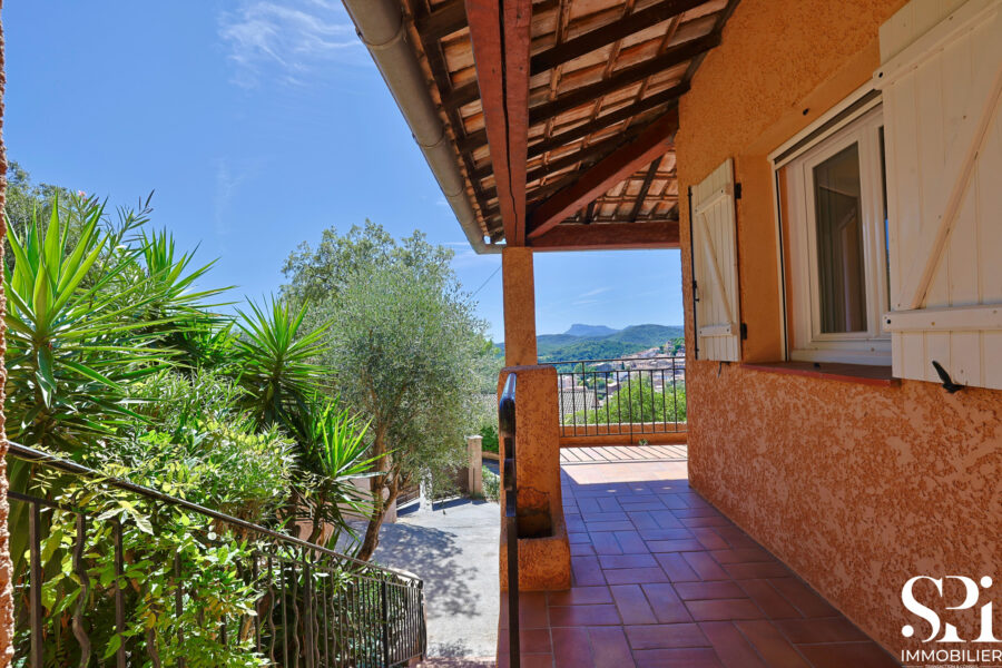 Maison à vendre à Pierrefeu-du-var — Vue sur la ville — photo 14