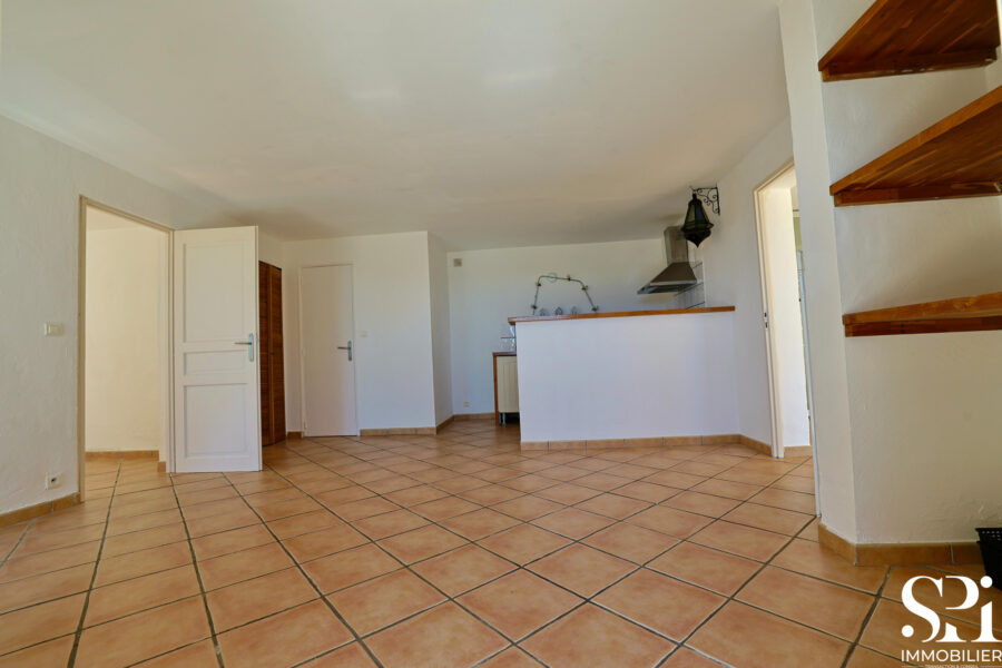Maison à vendre à Pierrefeu-du-var — Vue sur la ville — photo 5