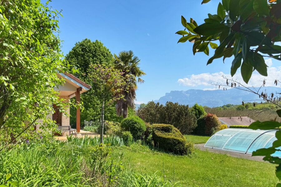 Maison à vendre à Charnècles — Vue montagne — photo 1
